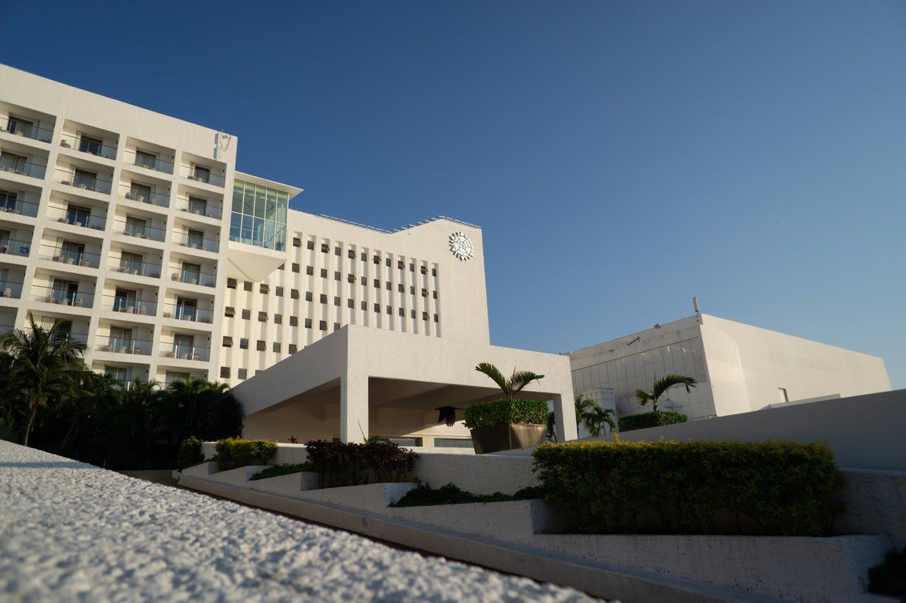 Sunset Royal Hotel Cancún Exterior foto
